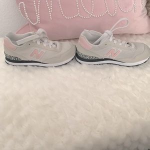 New Balance Girls Sneaker